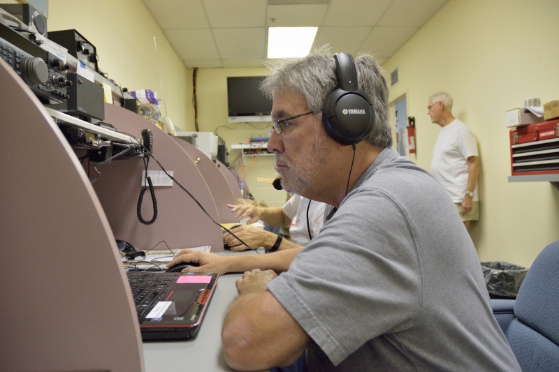 Les: Sending a Winlink e-mail